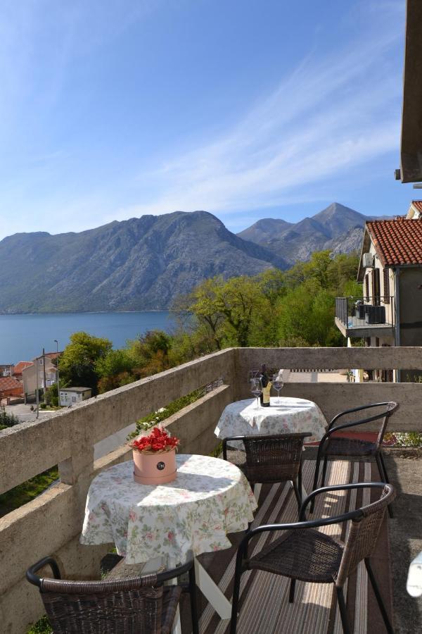 Apartments Dobrisa Kotor Exterior foto