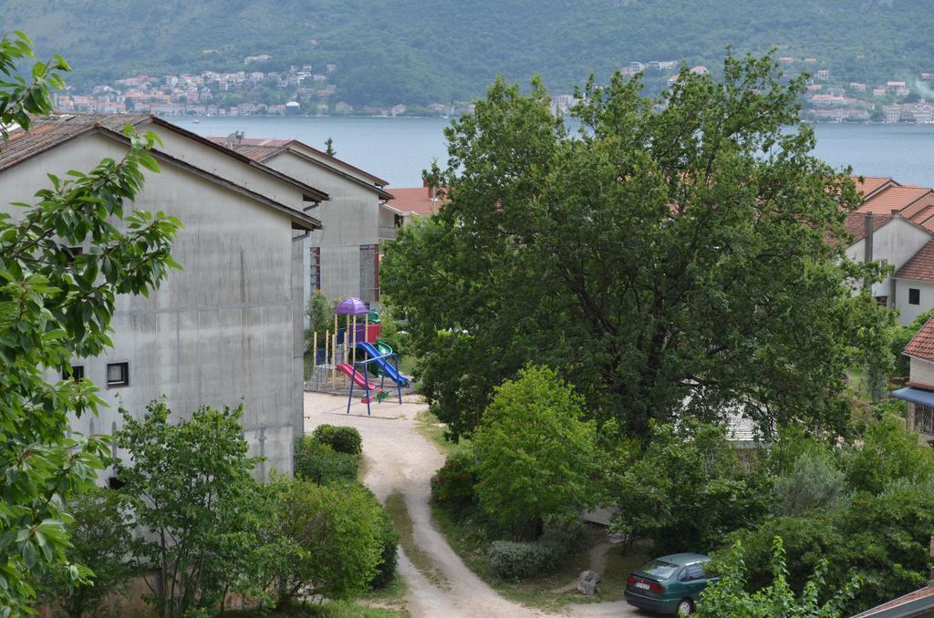Apartments Dobrisa Kotor Habitación foto