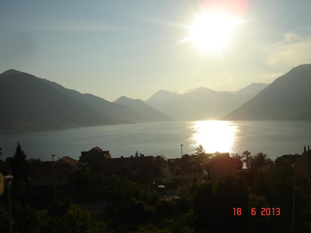Apartments Dobrisa Kotor Habitación foto